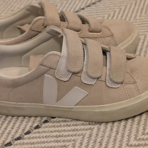 Veja Cream Velcro Sneakers W:8 Lightly Worn - Picture 2 of 4